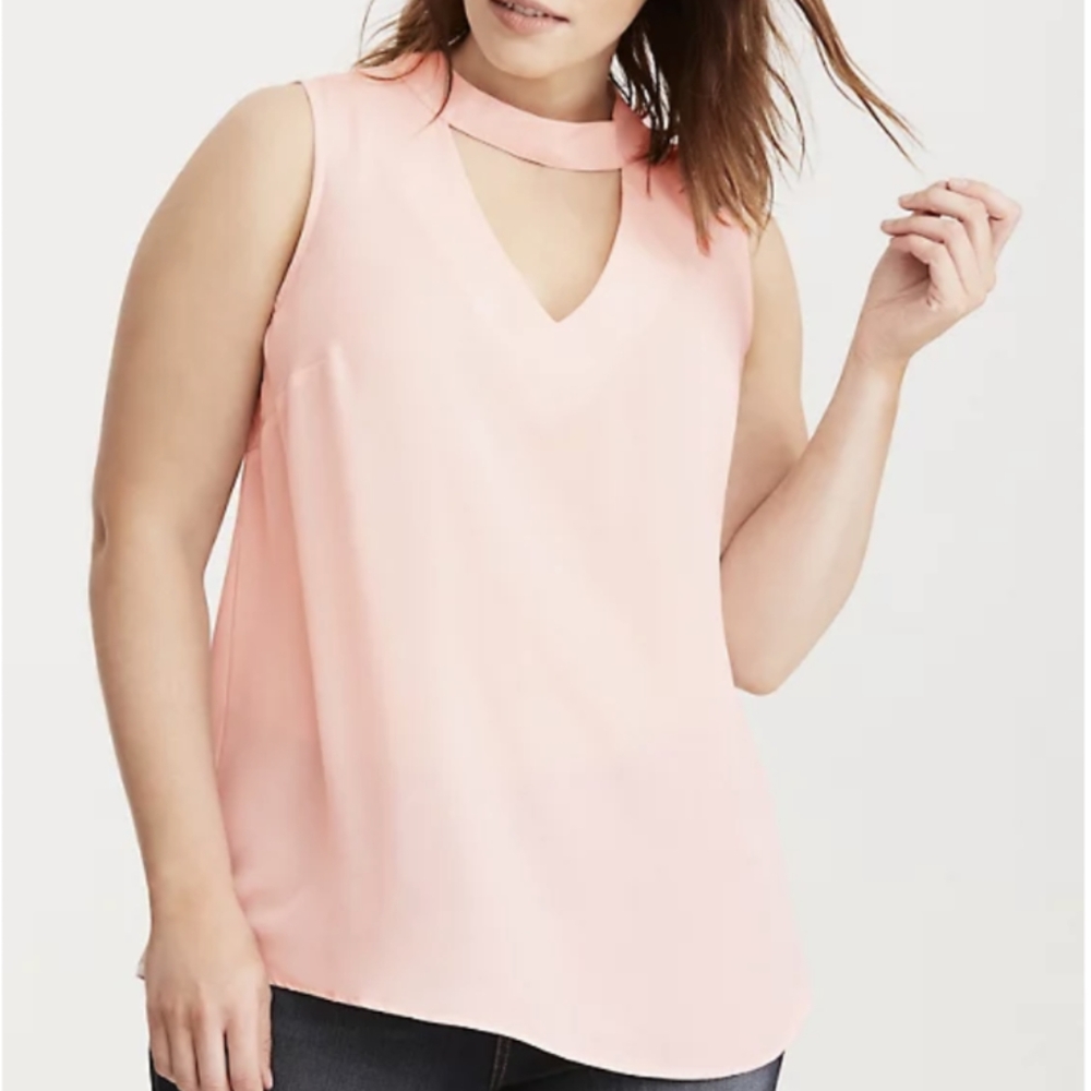 Torrid pale pink keyhole tank